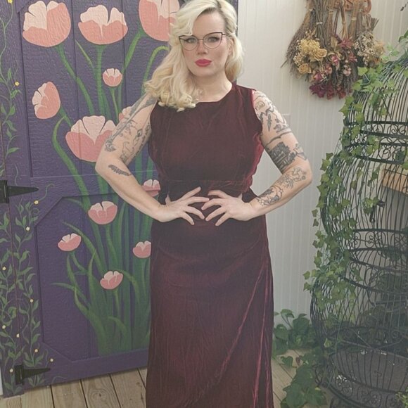 Vintage 1990's Dark Blood Red Velvet Backless Vampy Evening Gown By Jordan - Picture 3 of 15